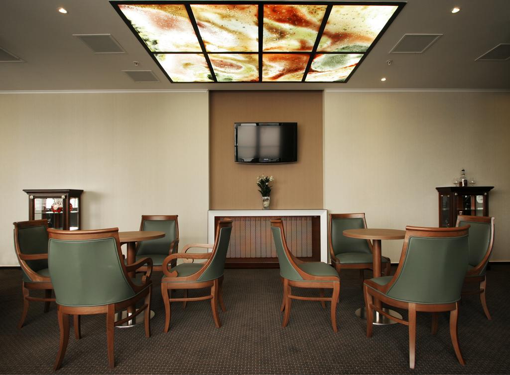 Premier Palace Spa Hotel Bükreş Dış mekan fotoğraf A 3D rendering of a room with a translucent ceiling