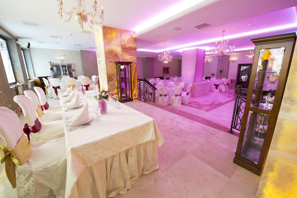 Premier Palace Spa Hotel Bükreş Dış mekan fotoğraf A wedding reception
