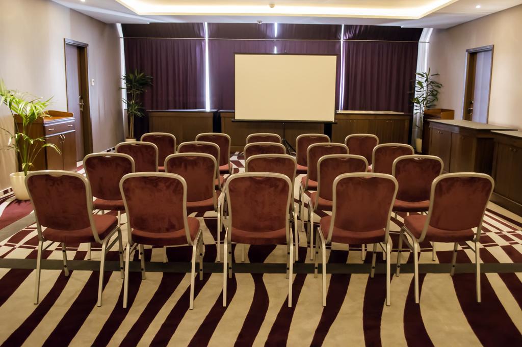 Premier Palace Spa Hotel Bükreş Dış mekan fotoğraf A typical meeting room